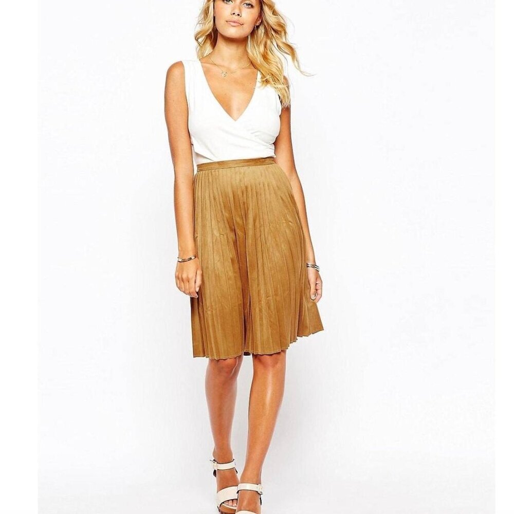 Fashion Union faux suede pleated camel skirt size Medium